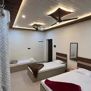 Gauri Kedareshwar Guest house Varanasi